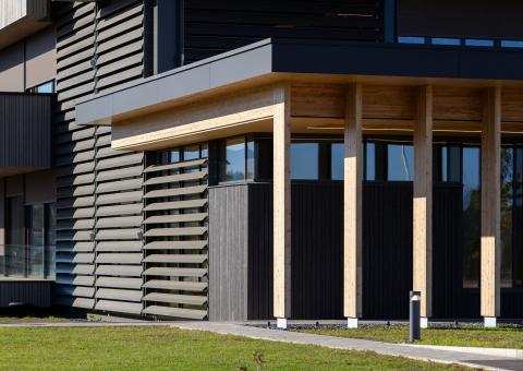 The new office building of HASSLACHER PREDING Holzindustrie, façade