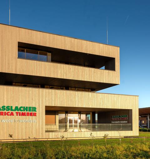 The new office building of HASSLACHER PREDING Holzindustrie, exterior view with terrace and balcony